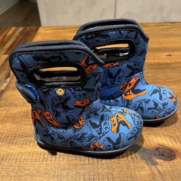 Bogs Winter Boots, size T6 - Picture 1 of 4